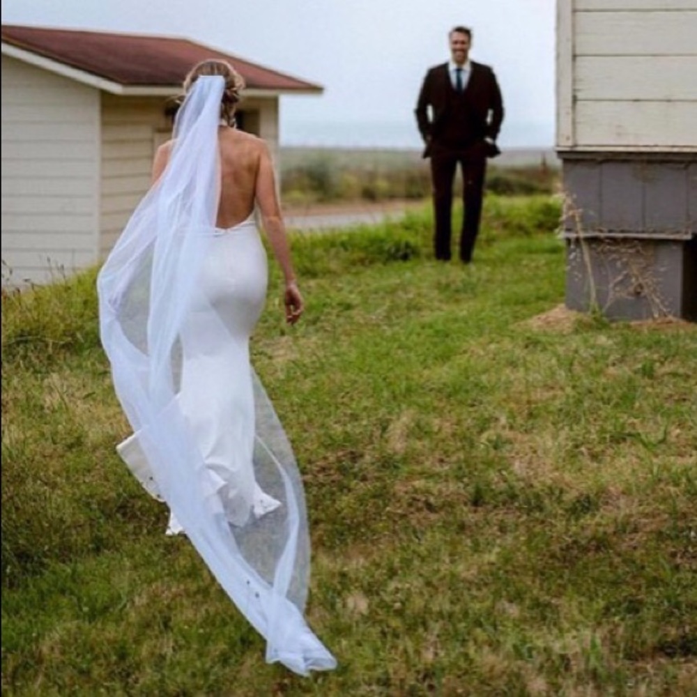 NEW long white tulle bridal wedding veil 💫